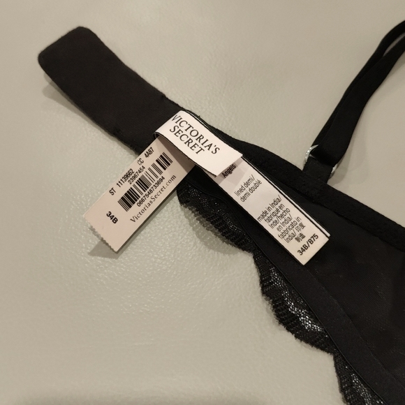 Victoria's Secret Balconette Bra - Picture 3 of 3